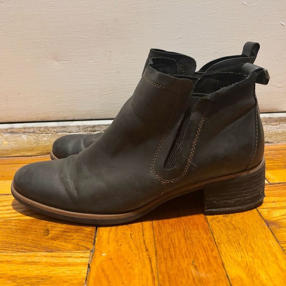 Kork Brand Black Leather Chelsea Boots